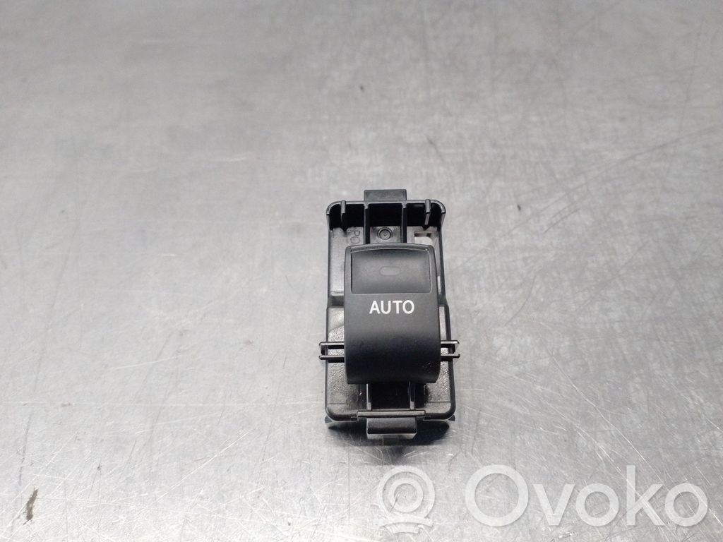 Toyota Auris E180 Interrupteur commade lève-vitre 