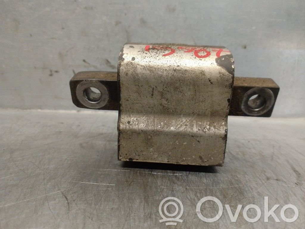Mercedes-Benz E W210 Engine mount bracket 