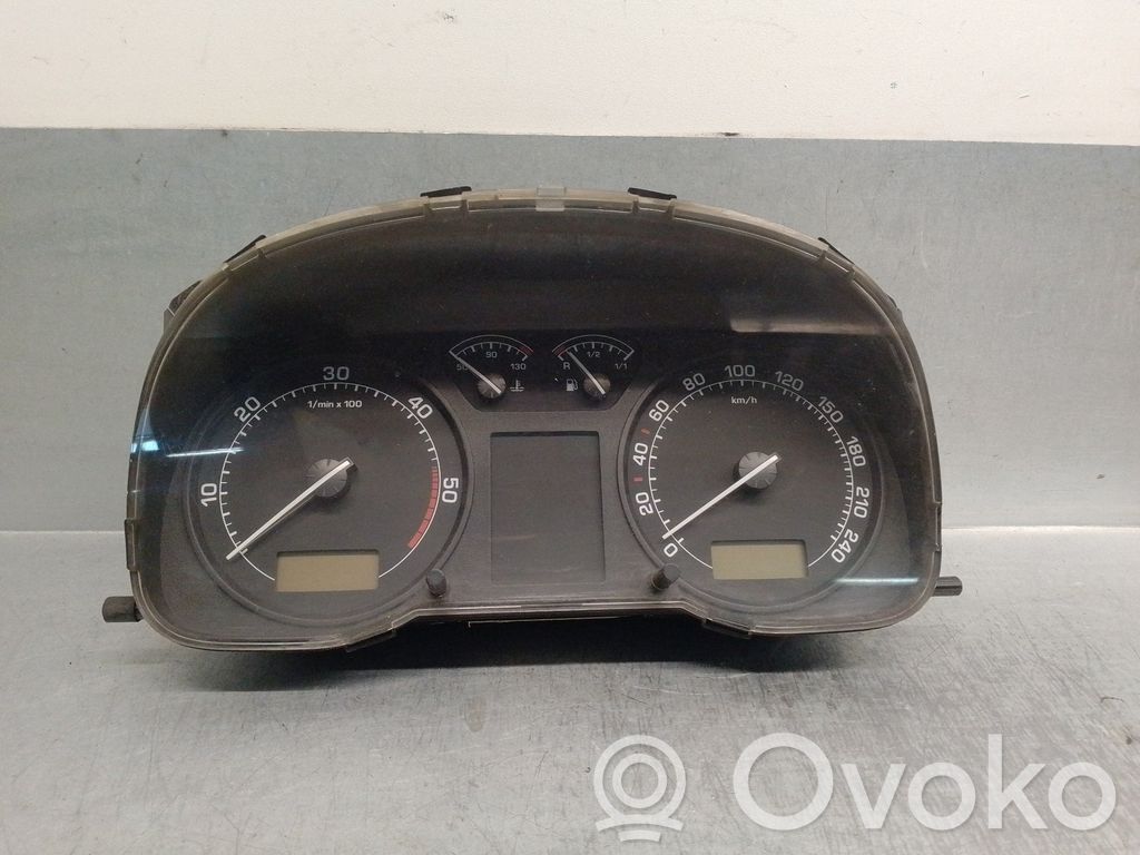 Skoda Octavia Mk2 (1Z) Geschwindigkeitsmesser Cockpit