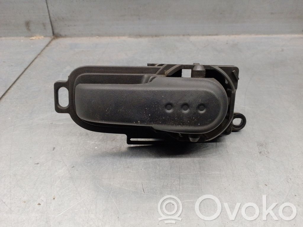 Nissan Micra C+C Rankenėlė atidarymo vidinė 
