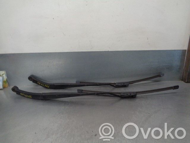 Chevrolet Epica Priekinio stiklo valytuvų kojelė