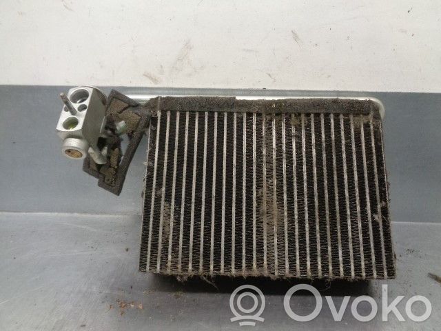 BMW X3 E83 Ilmastointilaitteen ilmankuivain (A/C)