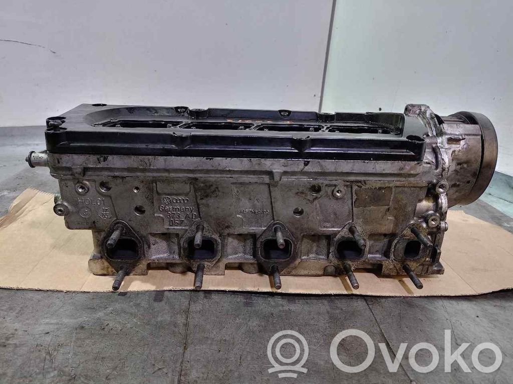 Volkswagen Golf SportWagen Engine head