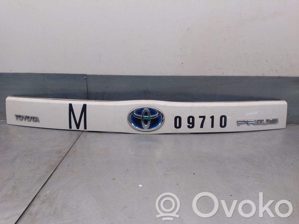 Toyota Prius (XW30) Dashboard trim 