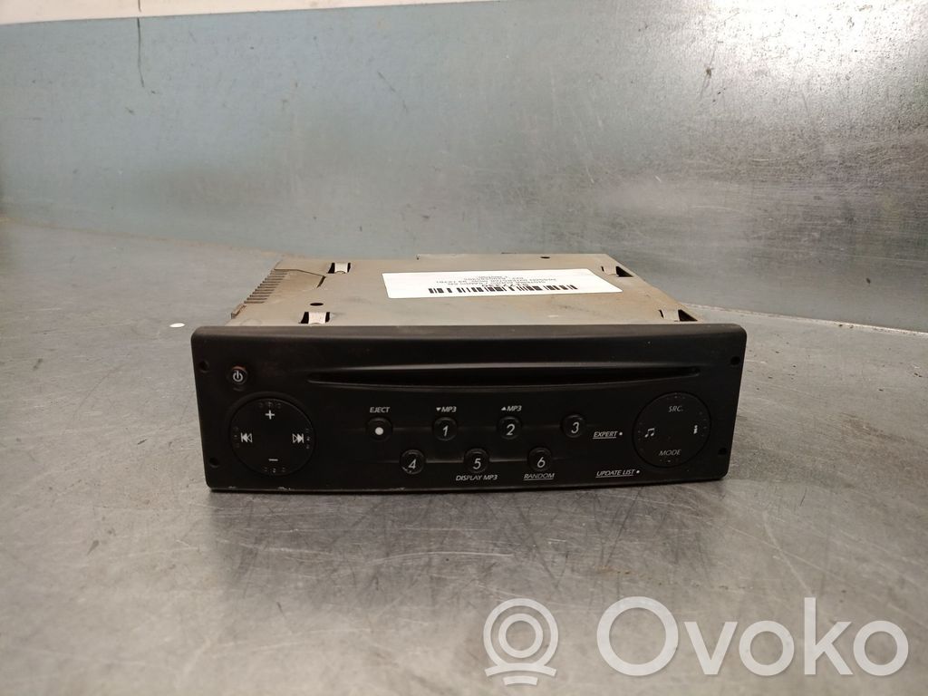 Nissan Interstar Steuergerät Audioanlage Soundsystem Hi-Fi 