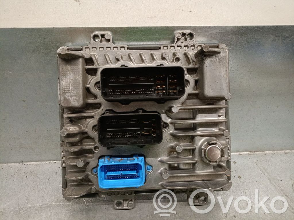 Opel Astra J Engine control unit/module 
