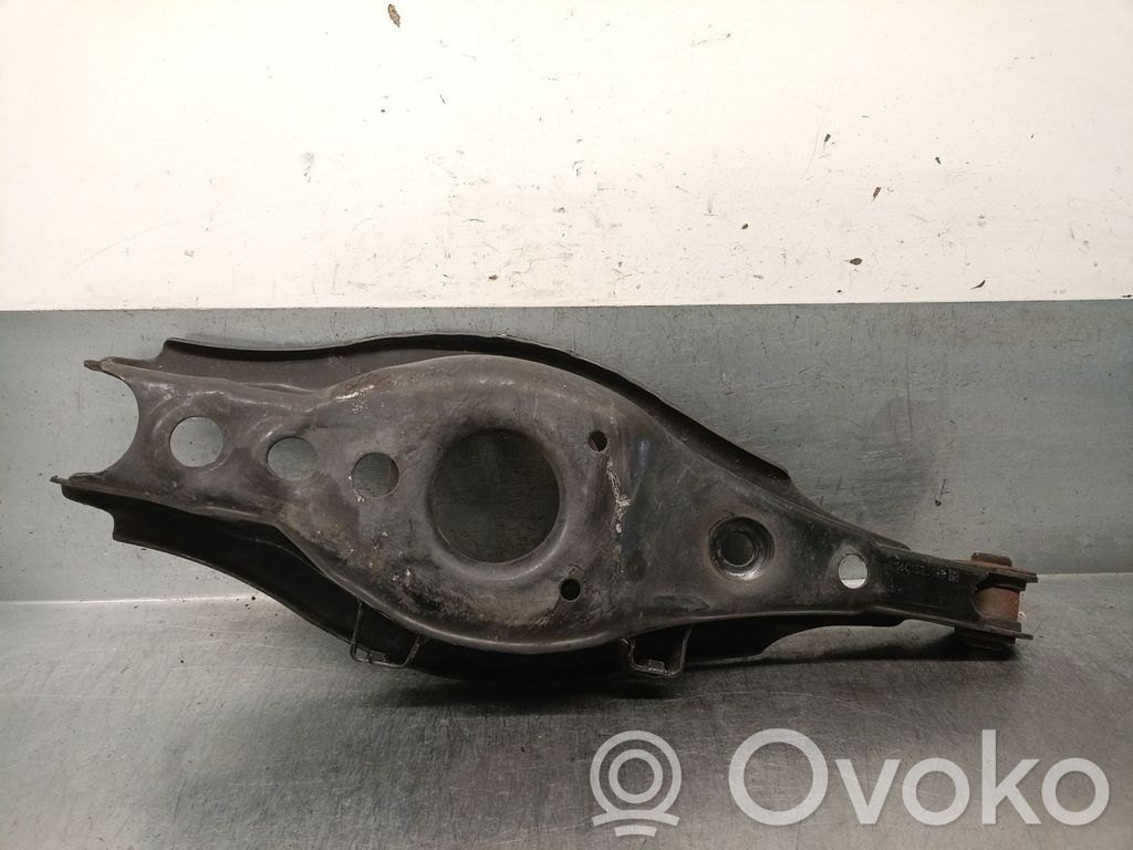 Toyota Avensis T270 Brazo de suspensión trasero 