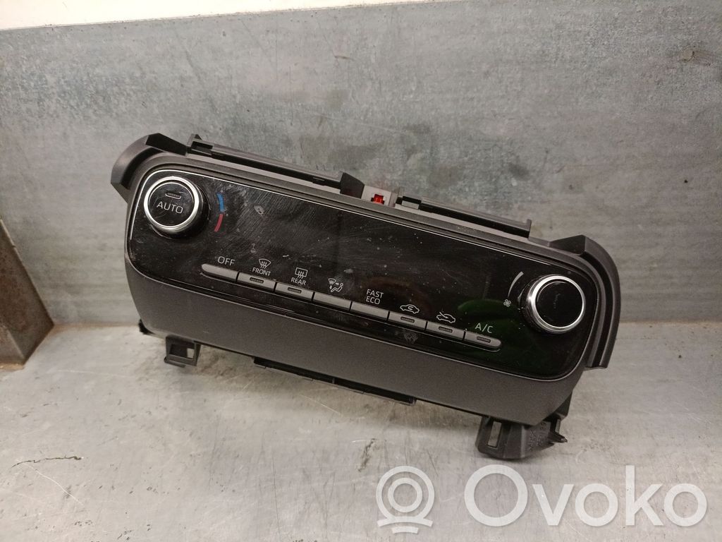 Toyota Yaris XP210 Panel klimatyzacji 