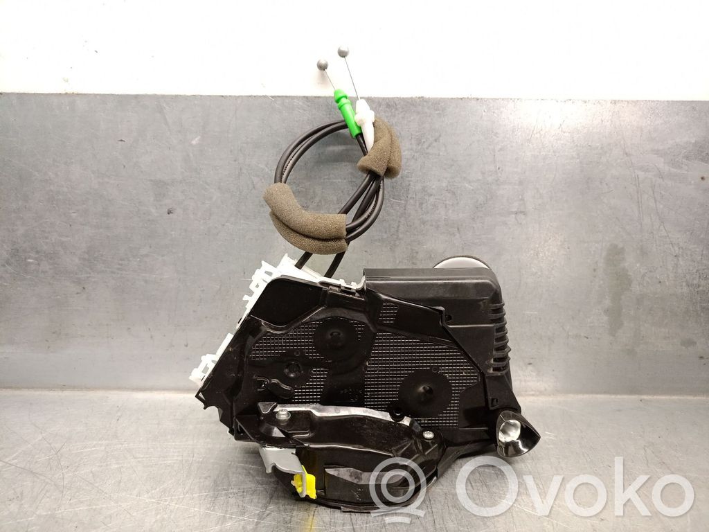 Toyota Yaris XP210 Замок передней двери 
