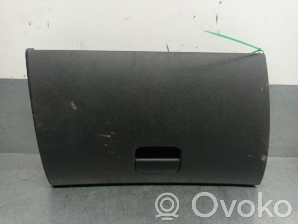 Peugeot 3008 I Handschuhfach