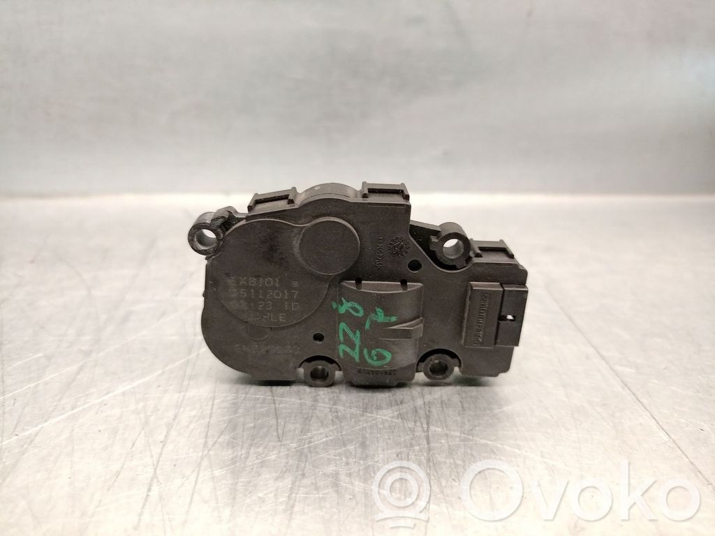 BMW 5 G30 G31 G38 Salono oro mazgo plastikinis korpusas