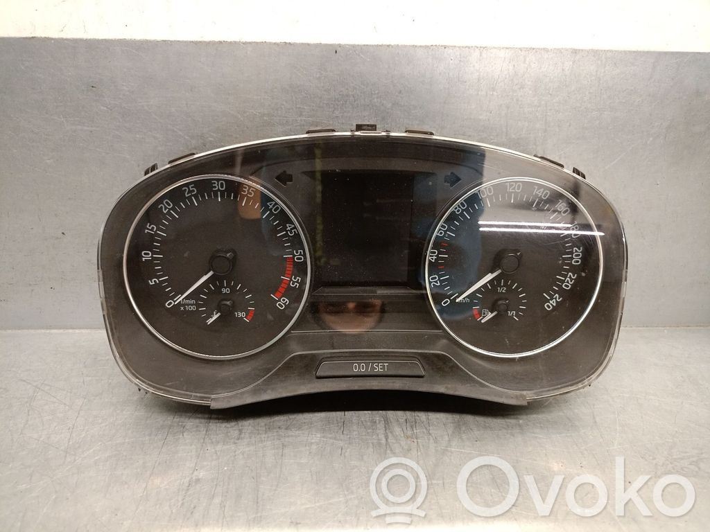 Skoda Rapid (NH) Geschwindigkeitsmesser Cockpit
