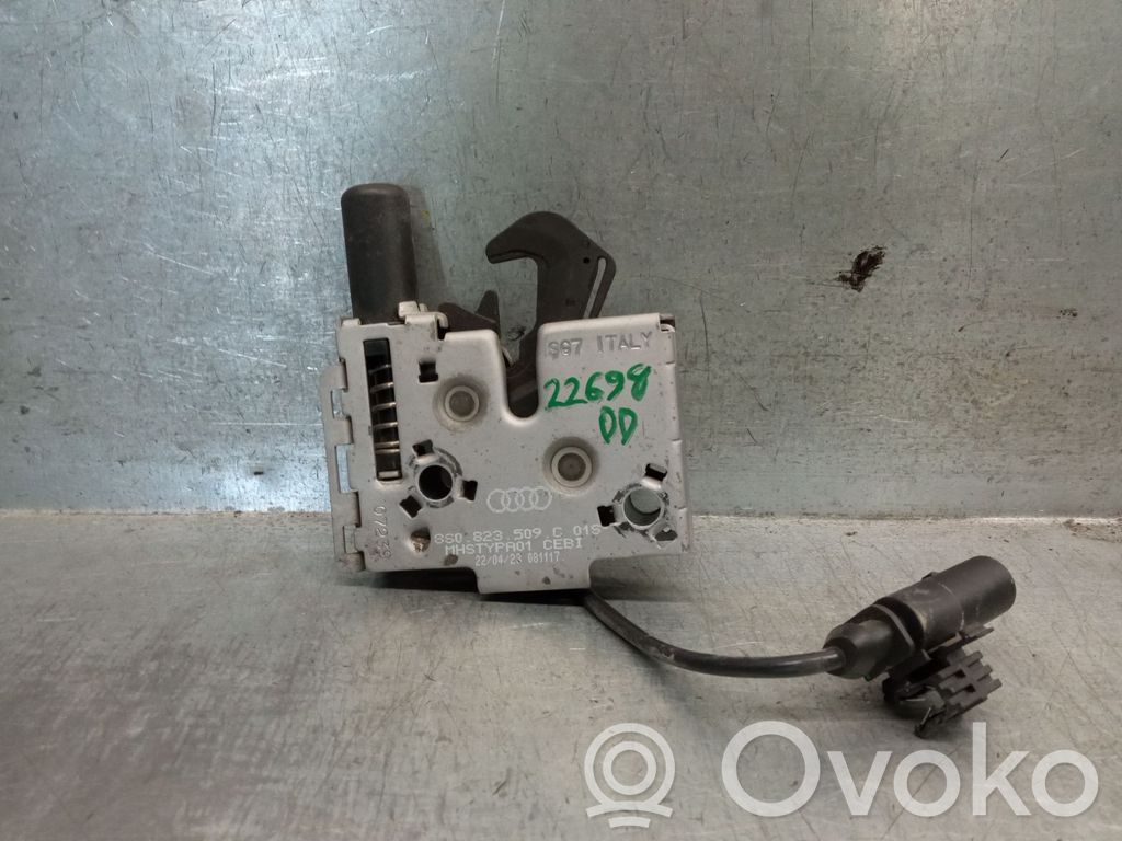 Volkswagen Taigo Kiinnityskoukku/-silmukka 
