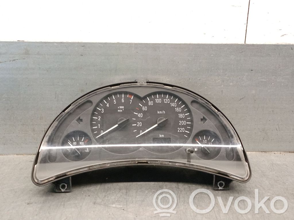 Opel Corsa C Spidometras (prietaisų skydelis) 