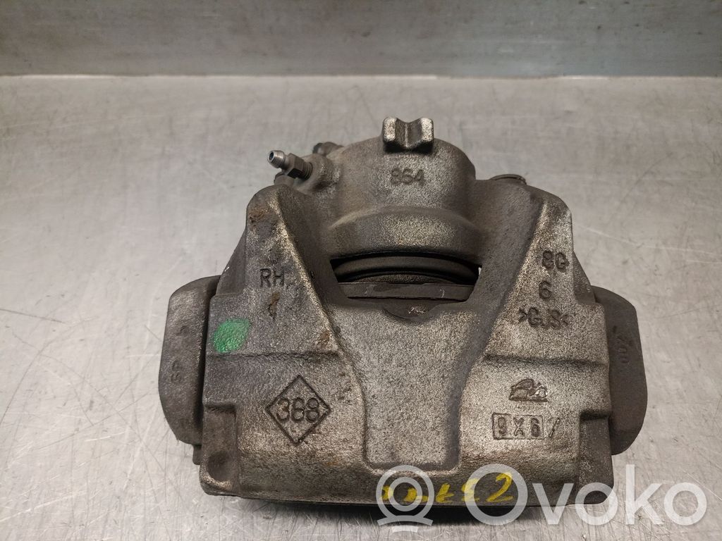 Renault Captur II Zacisk hamulcowy przedni 