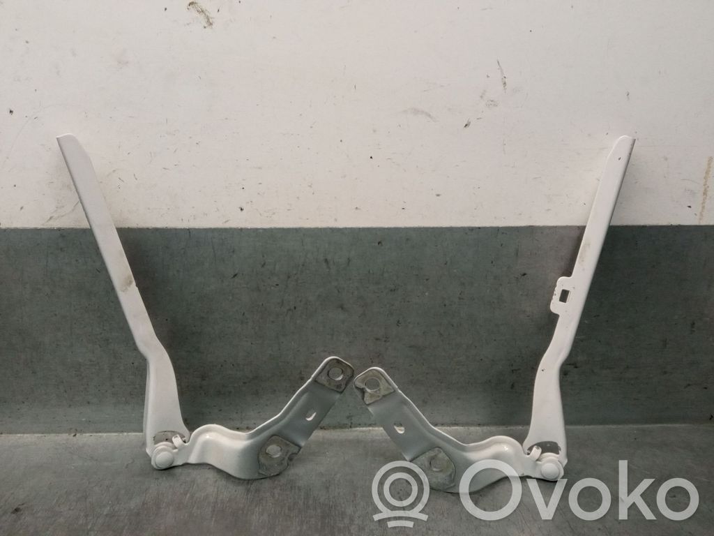 Seat Leon IV Konepellin saranat 