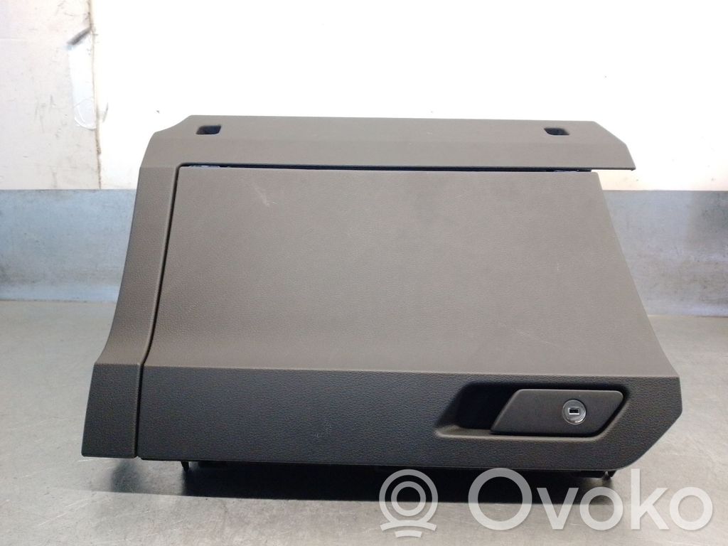 Audi Q3 F3 Handschuhfach