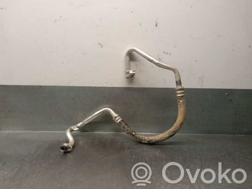 Land Rover Defender Ilmastointilaitteen putki (A/C) 