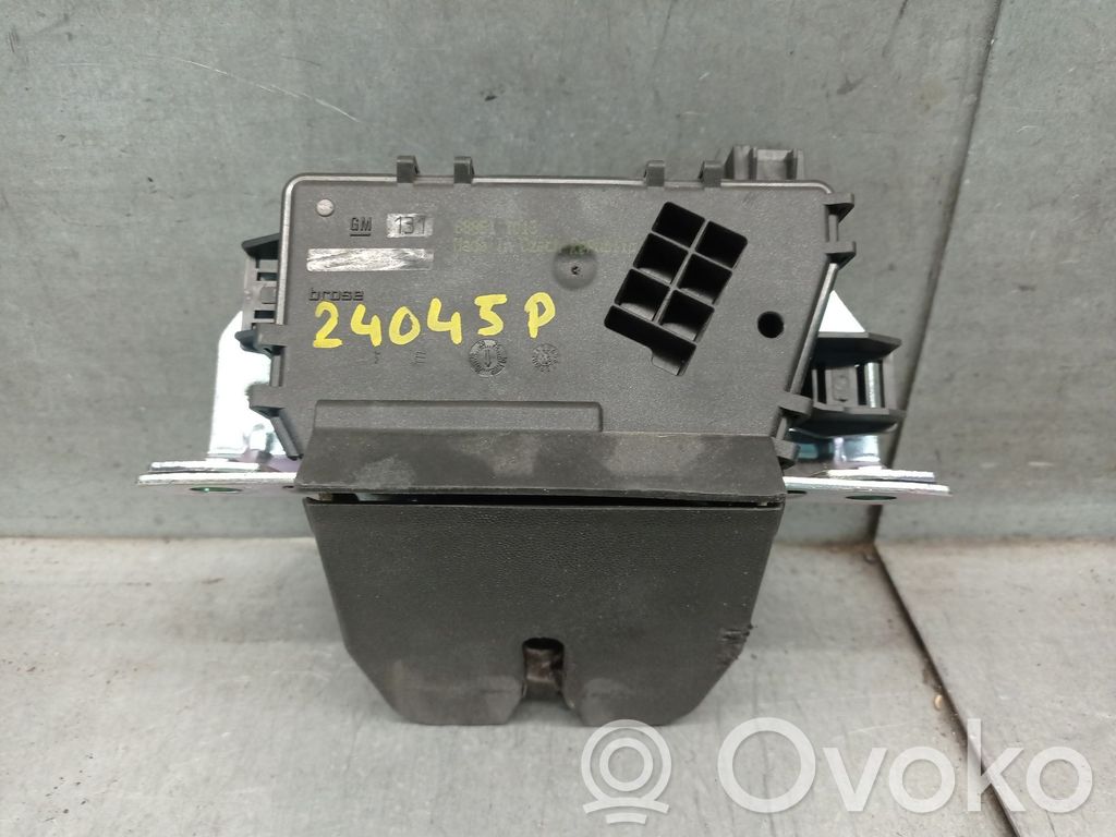 Opel Zafira B Loquet de verrouillage de hayon 