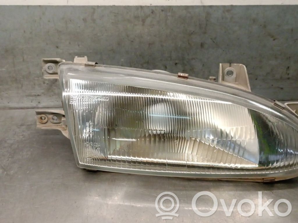 Hyundai Accent Lampa przednia