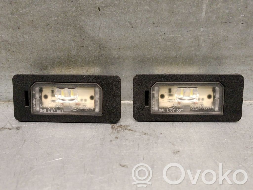 BMW 3 E92 E93 Numura zīmes apgaismojums 