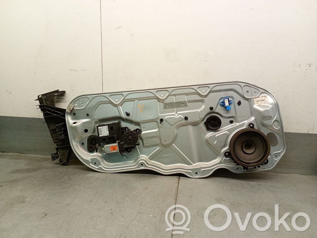 Volvo C30 Regulador manual de la ventanilla delantera