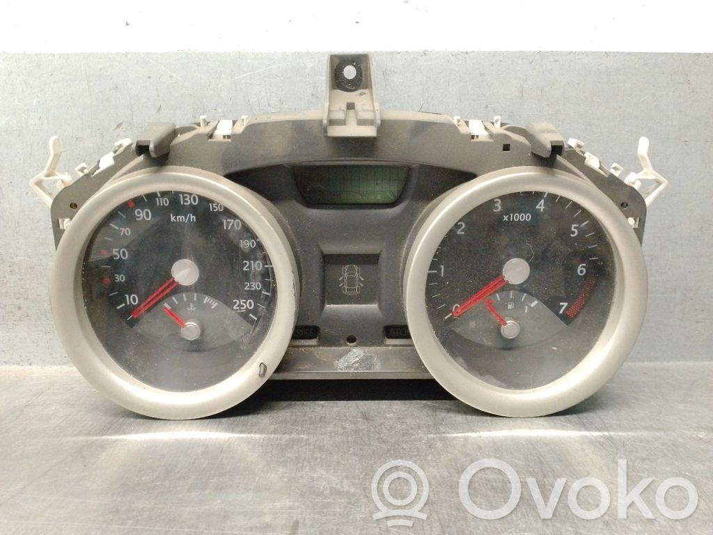 Renault Megane II Geschwindigkeitsmesser Cockpit