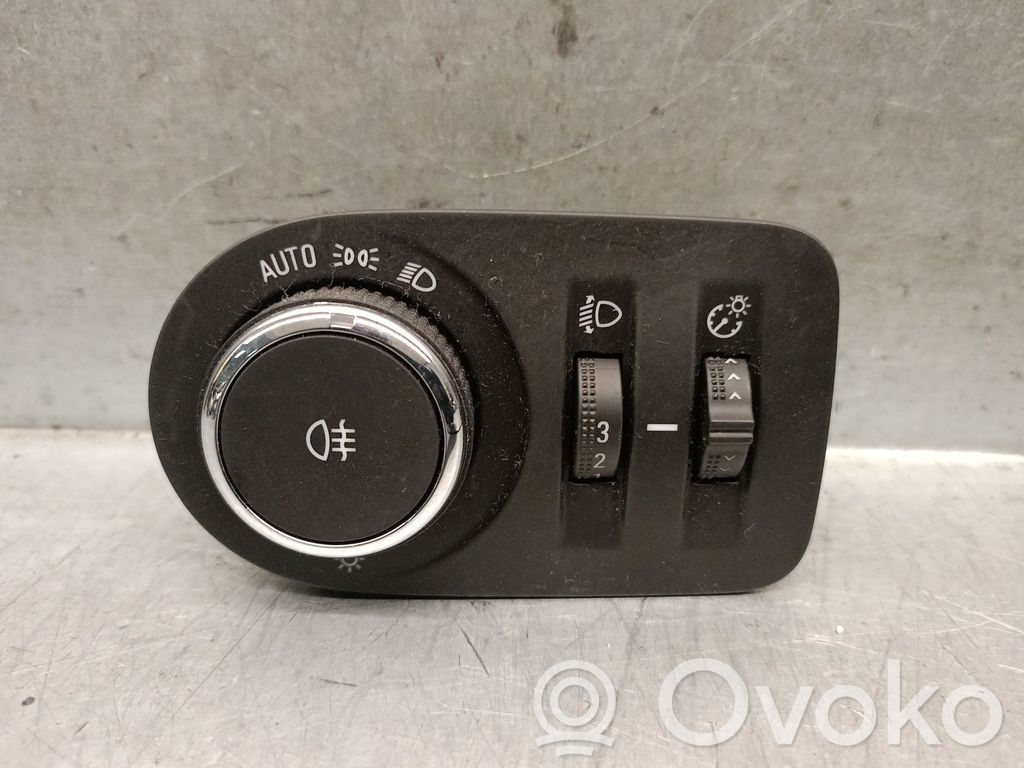 Opel Grandland X Interruptor de control del panel de luces
