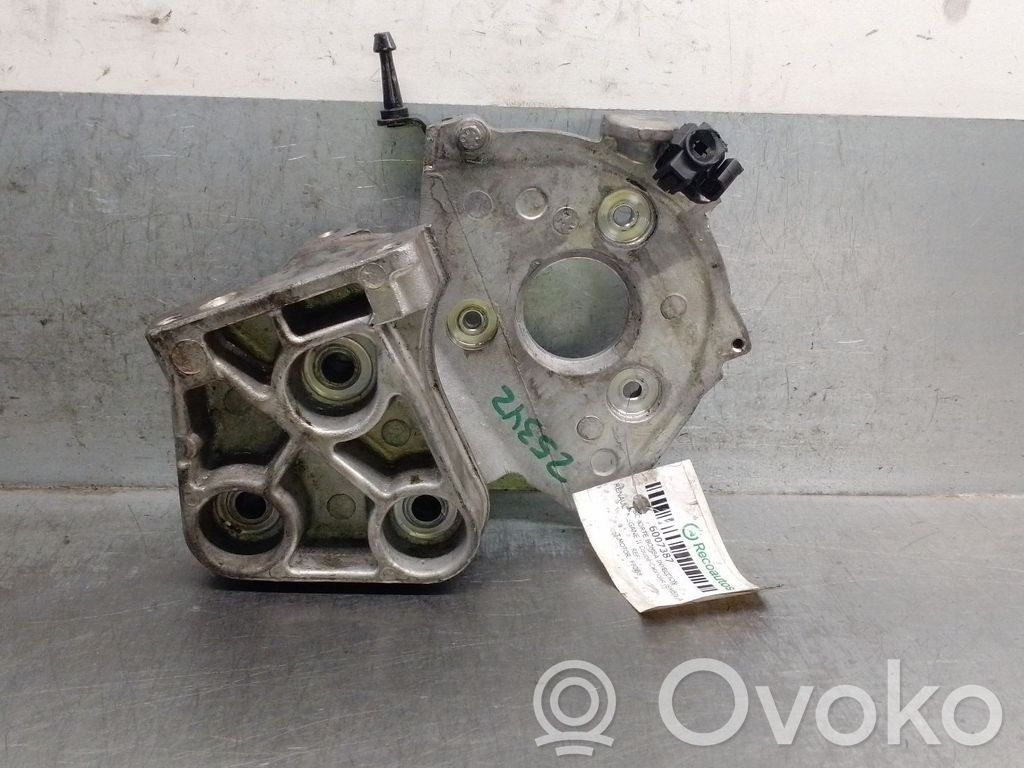 Renault Megane II Supporto di montaggio del motore 