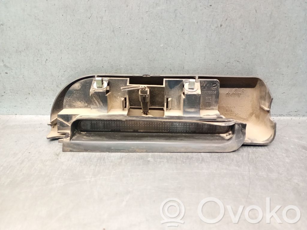 Opel Combo C Troisième feu stop 