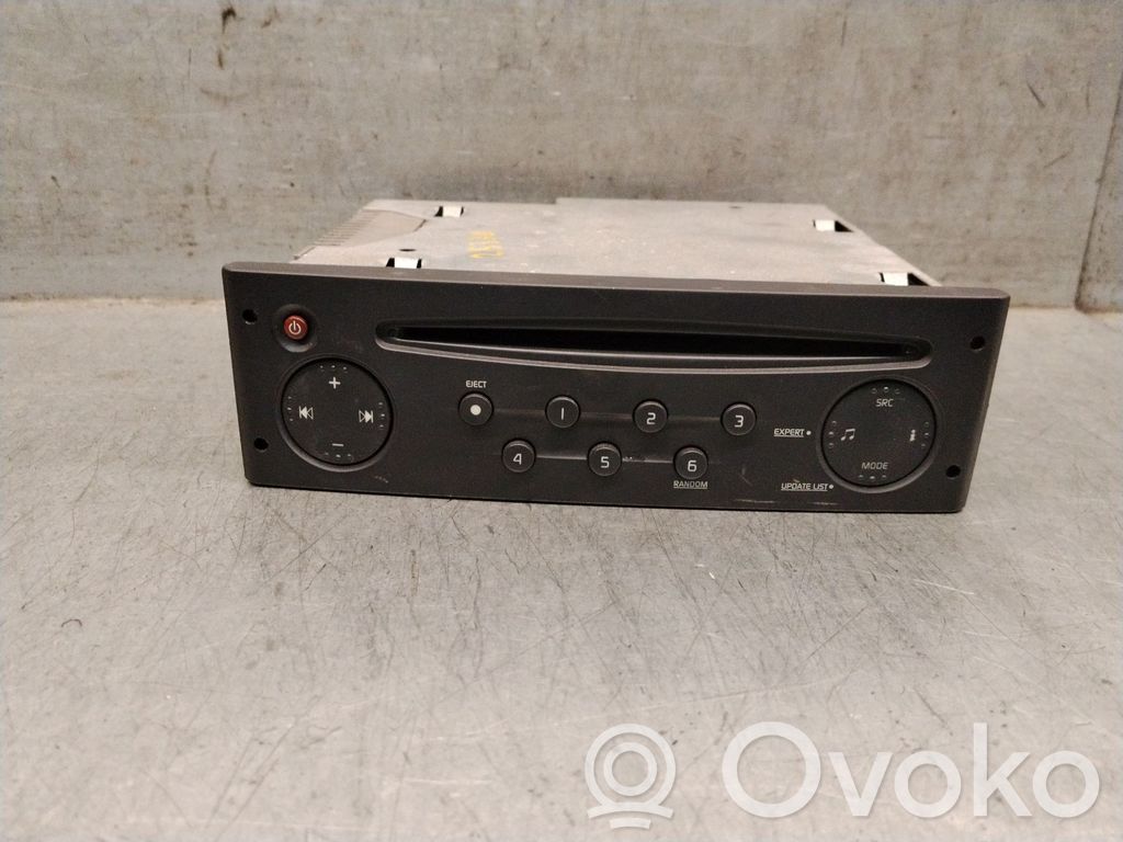 Renault Clio III Steuergerät Audioanlage Soundsystem Hi-Fi 