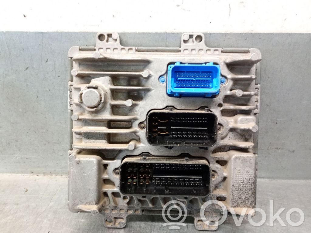 Opel Astra K Variklio valdymo blokas