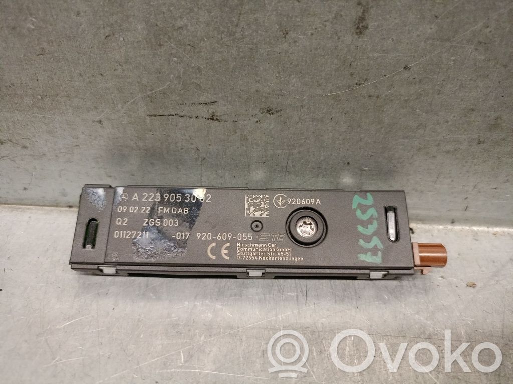Mercedes-Benz Vito Viano W447 Antena radiowa 