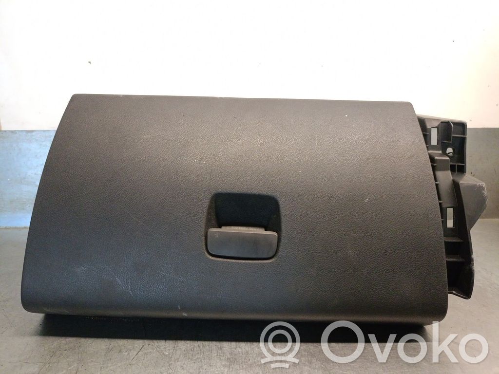 Opel Vivaro Handschuhfach 