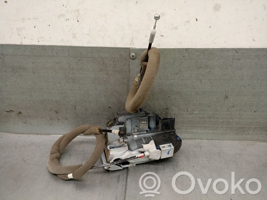 Nissan Qashqai Zamek drzwi tylnych 