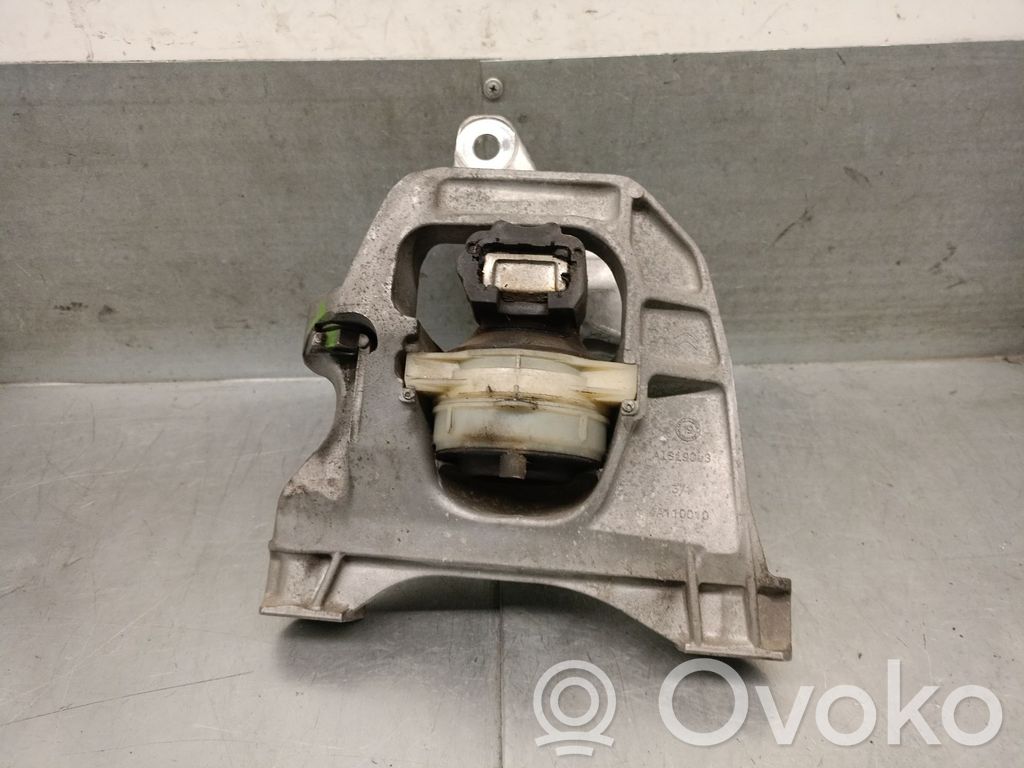 Opel Vivaro Engine mount bracket 