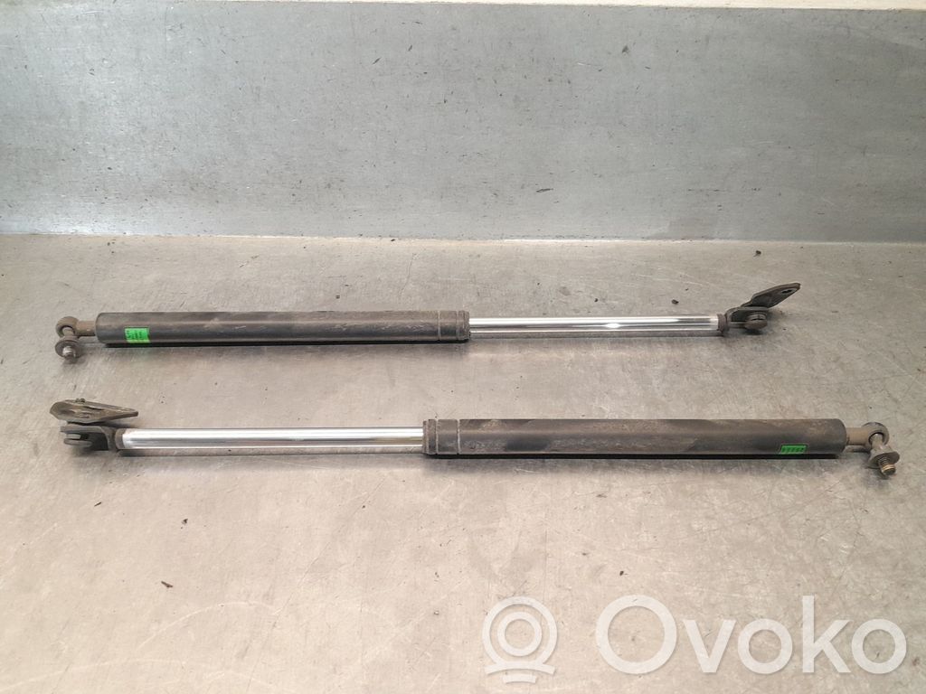 Toyota Corolla Verso E110 Takaluukun tuen kaasujousi 