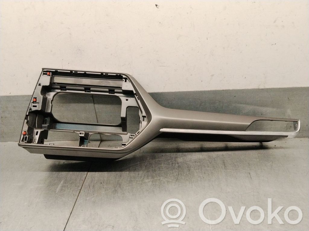 Toyota Highlander XU70 Instrumentu paneļa dekoratīvā apdare
