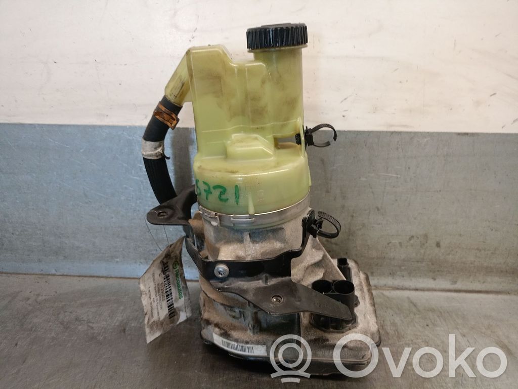 Renault Master III Bomba de dirección hidráulica 