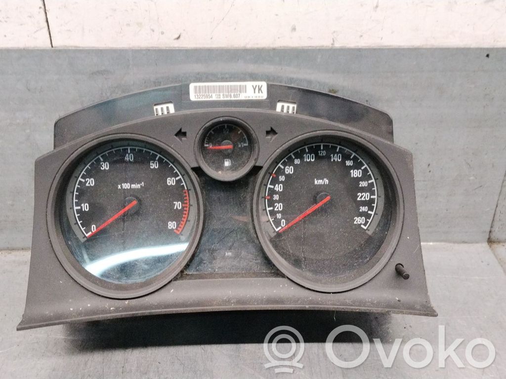 Opel Zafira B Licznik / Prędkościomierz 