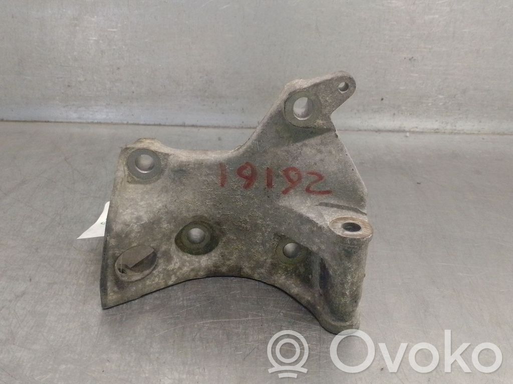 Renault Clio II Halterung Lichtmaschine 