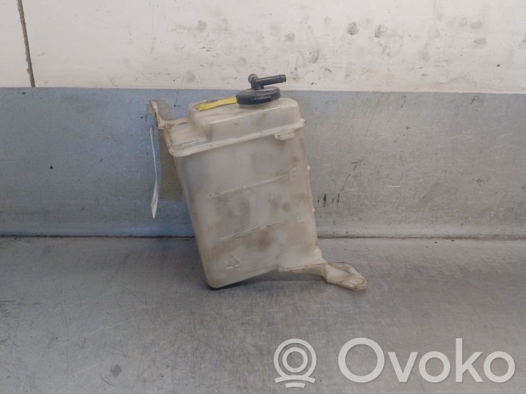 Hyundai Accent Kraftstoff-Ausgleichsbehälter 