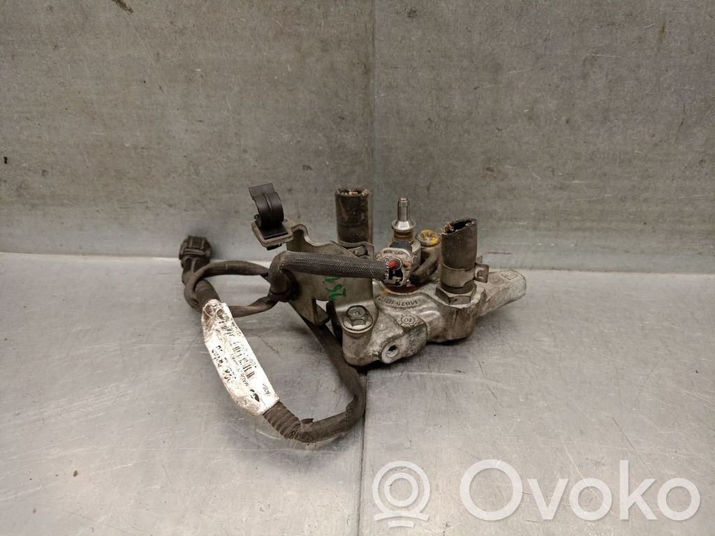 Infiniti FX Fuel injector 