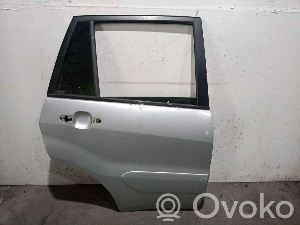 Toyota RAV 4 (XA20) Puerta trasera