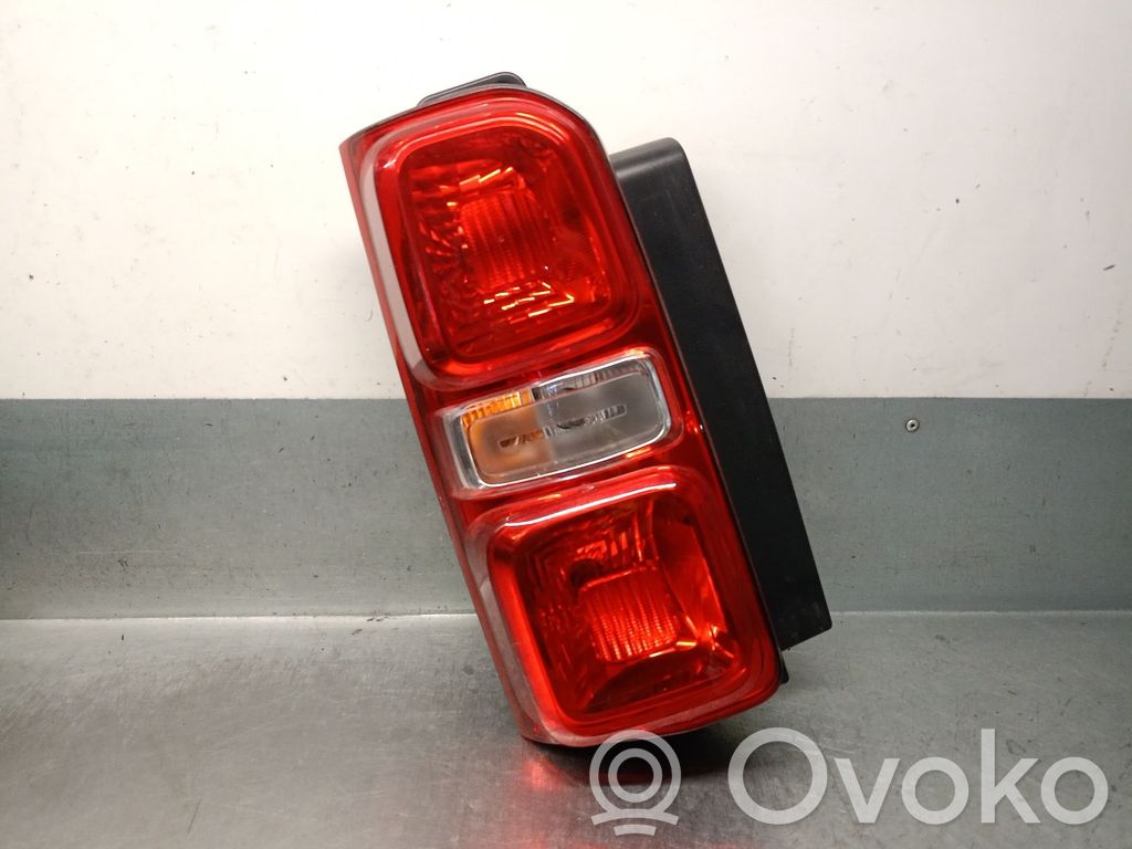 Opel Vivaro Rückleuchte Heckleuchte 