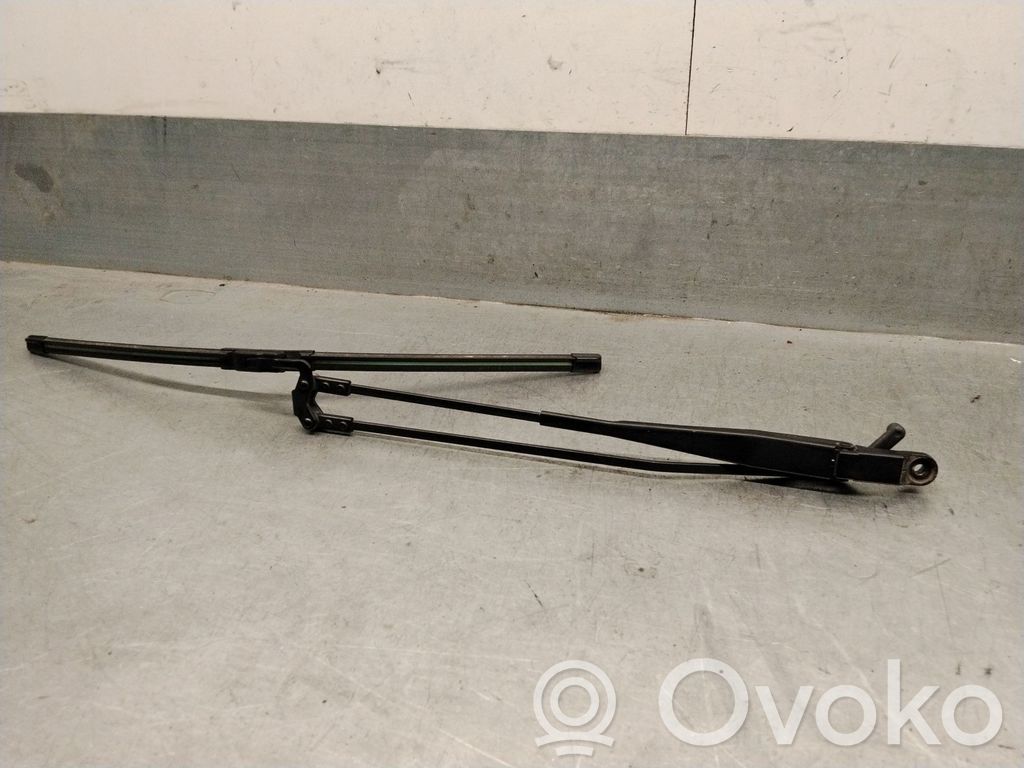 Peugeot 107 Wischerarm vorne 