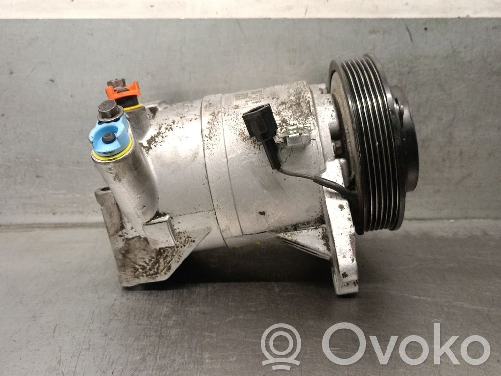 Nissan Maxima A34 Ilmastointilaitteen kompressorin pumppu (A/C) 