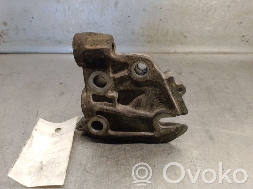 Ford Mondeo Mk III Supporto di montaggio del motore 