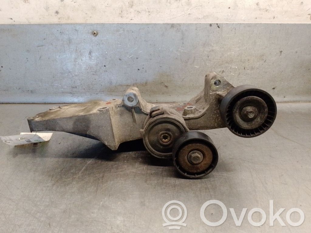 Ford Mondeo Mk III Generator/alternator bracket 