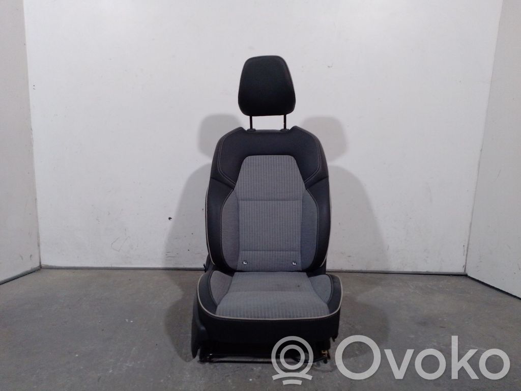 Renault Clio V Etumatkustajan istuin